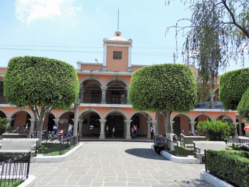 🏘️ Tour Around Antigua