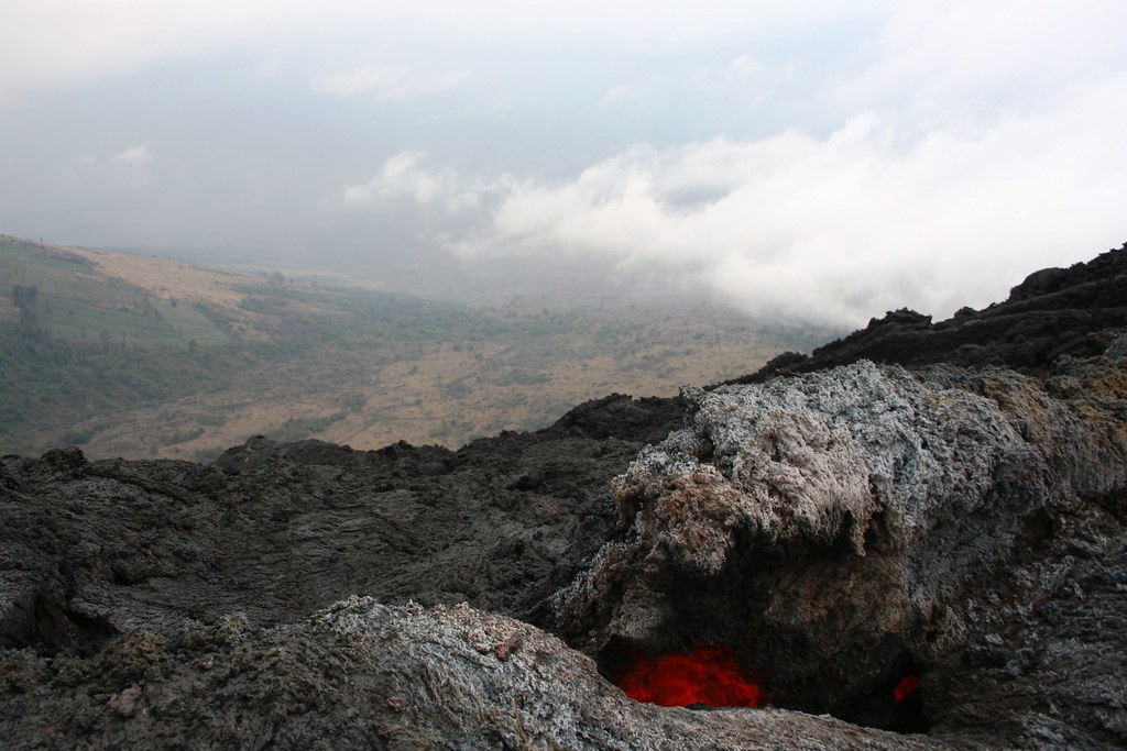 🌋 Collective Pacaya Volcano Hiking Tour - Image 23
