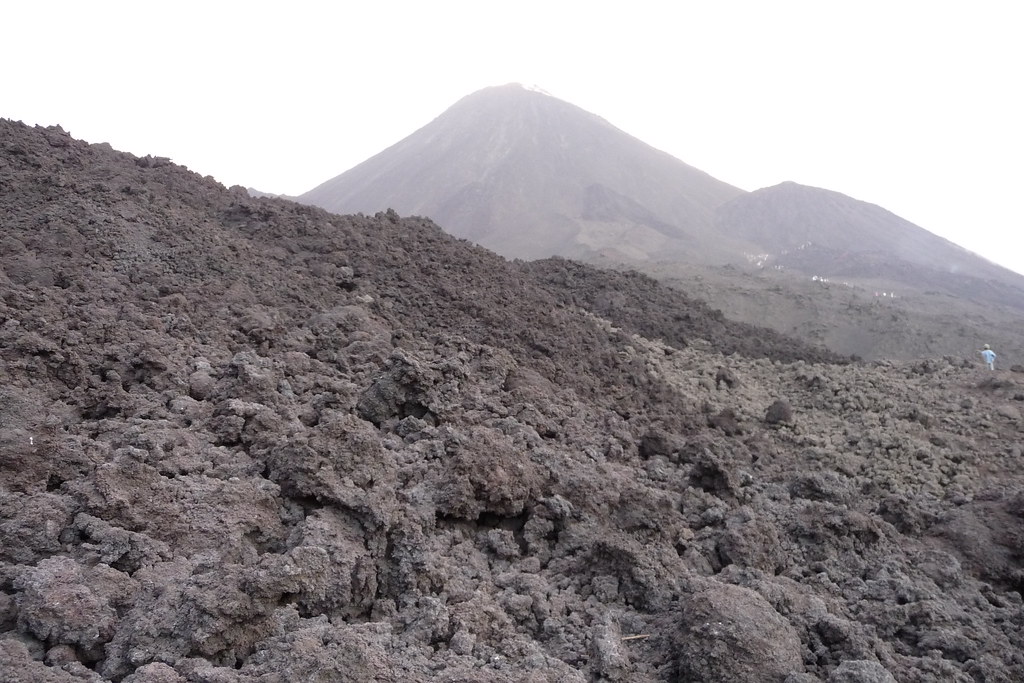 🌋 Collective Pacaya Volcano Hiking Tour - Image 24